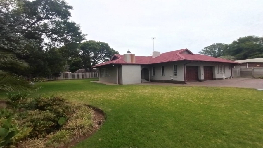 4 Bedroom Property for Sale in Vaalpark Free State